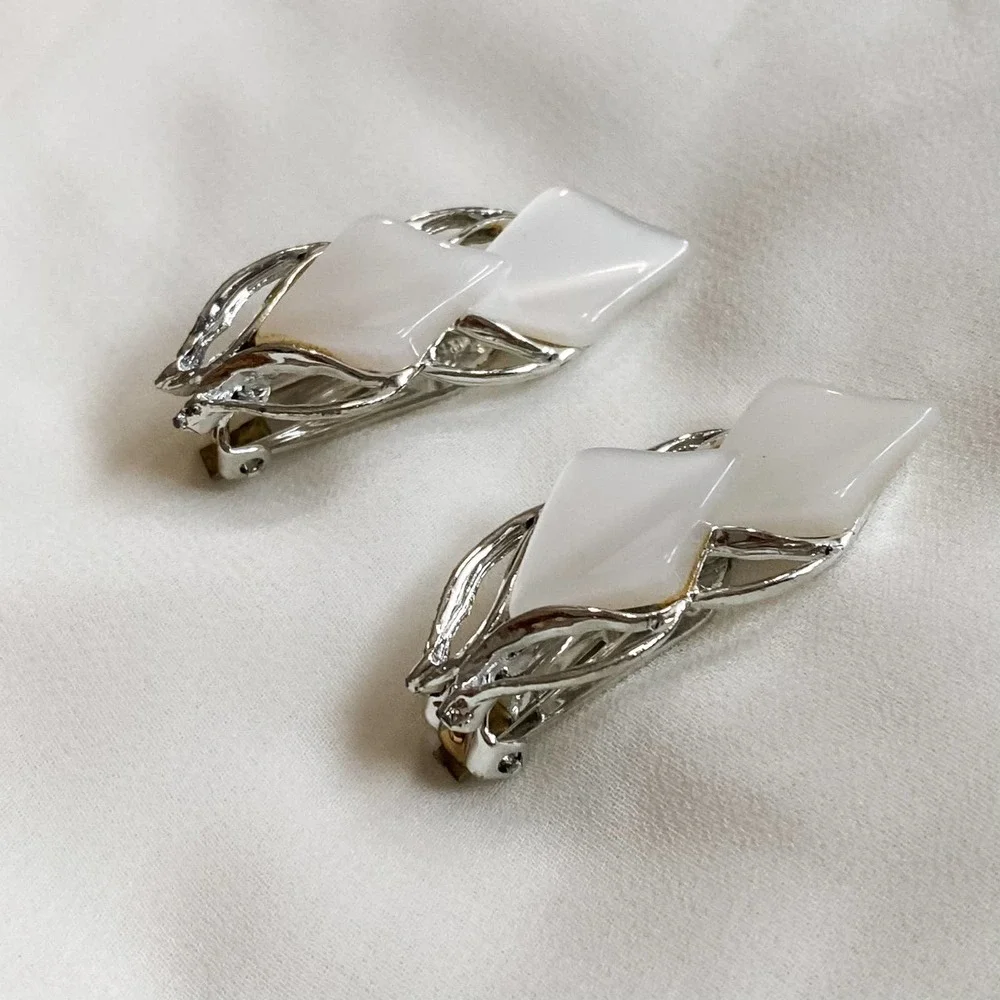 VTG Silver White Double Diamond Clip Earrings - Picture 7 of 7